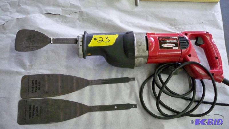 Windshield removal tool