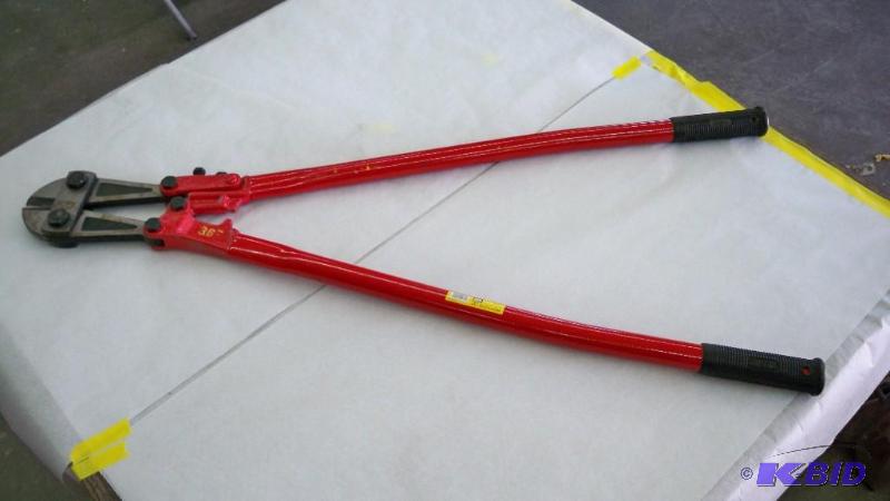 Bolt cutter