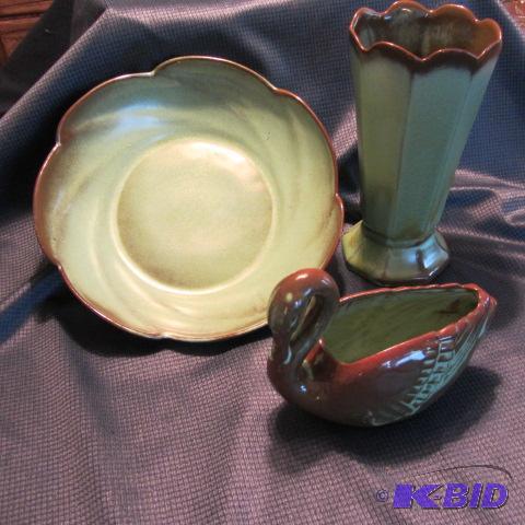 lot 18 image: Frankoma Pottery