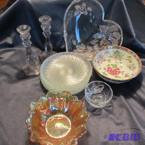 lot 21 image: Heart Bowl, Salad Plates
