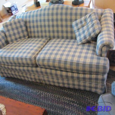 lot 4 image: Plaid Loveseat