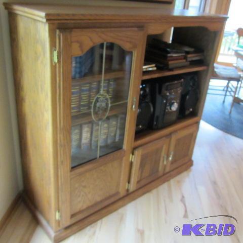 lot 7 image: Oak Media Center