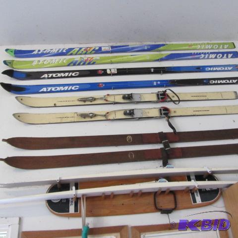 lot 85 image: Downhill, Wooden Skis