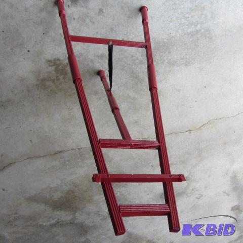 lot 89 image: Specialty Display Stand