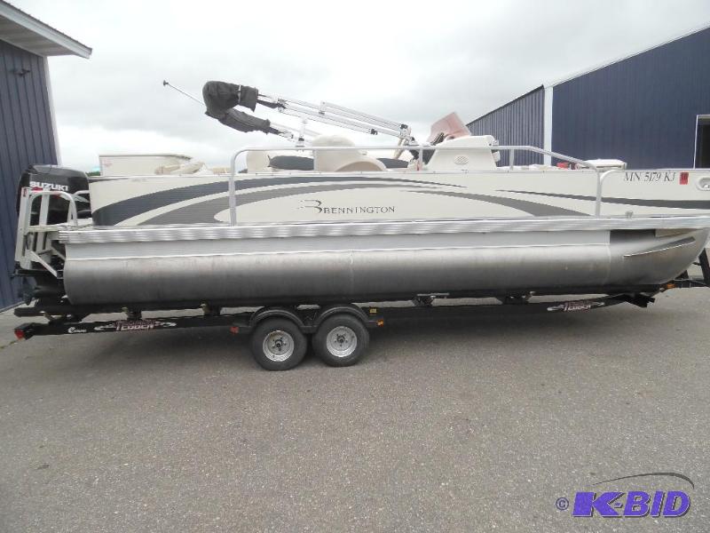 lot 1 image: 2007 Bennington