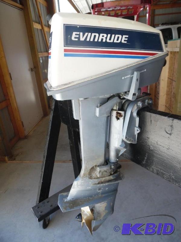 lot 15 image: Evinrude boat motor