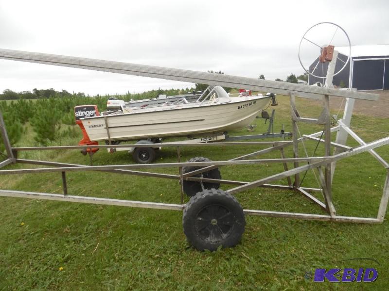 lot 3 image: boat lift