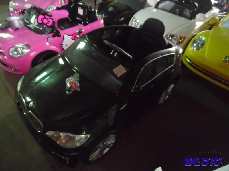 lot 7 image: Power Wheels
