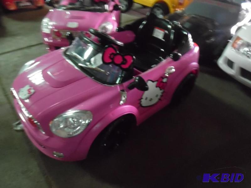 lot 8 image: Power Wheels