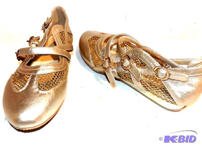 Ashro pale gold pearlized sneaker