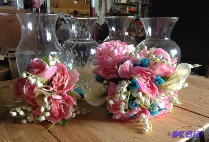 lot 122 image: Silk BridalBridesmaids Bouquets and More