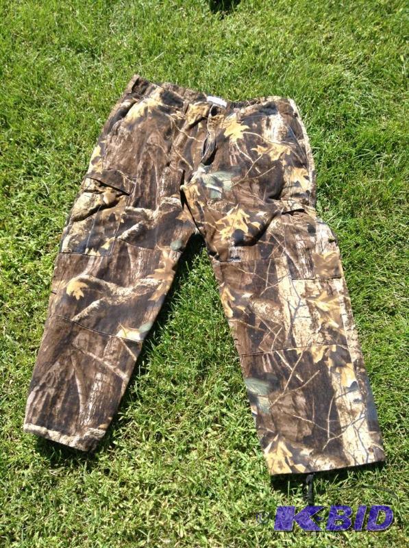 lot 127 image: Columbia Sportswear Camouflage Pants