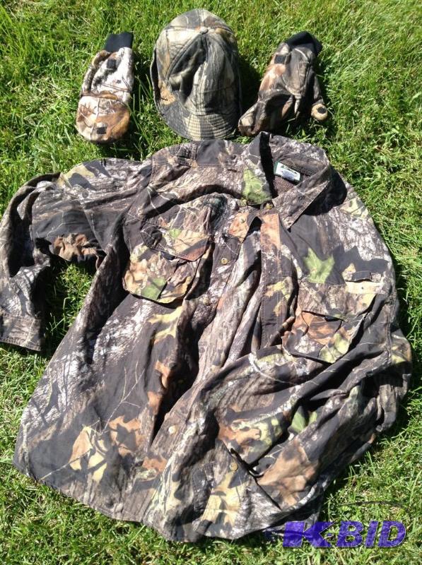 lot 129 image: A Mix of Camo
