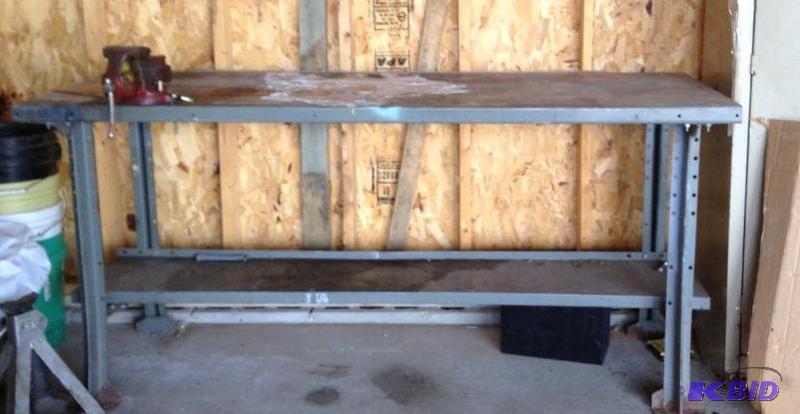 lot 184 image: Metal Workbench with Craftsman Vise