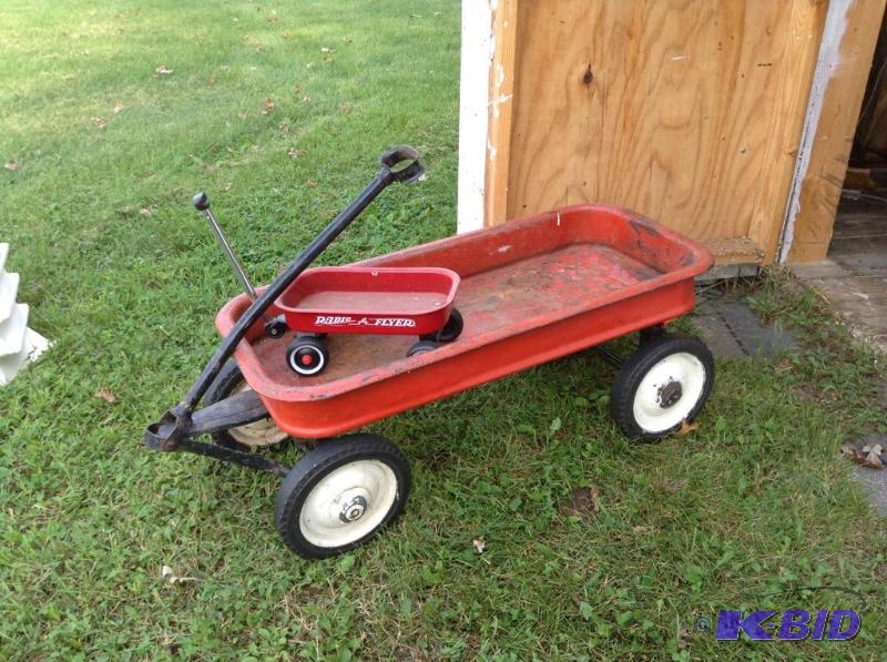 lot 194 image: Vintage Steel Wagon and Baby Radio Flyer