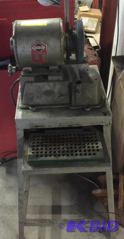 lot 22 image: Vintage Black Diamond Bench Grinder with Stand