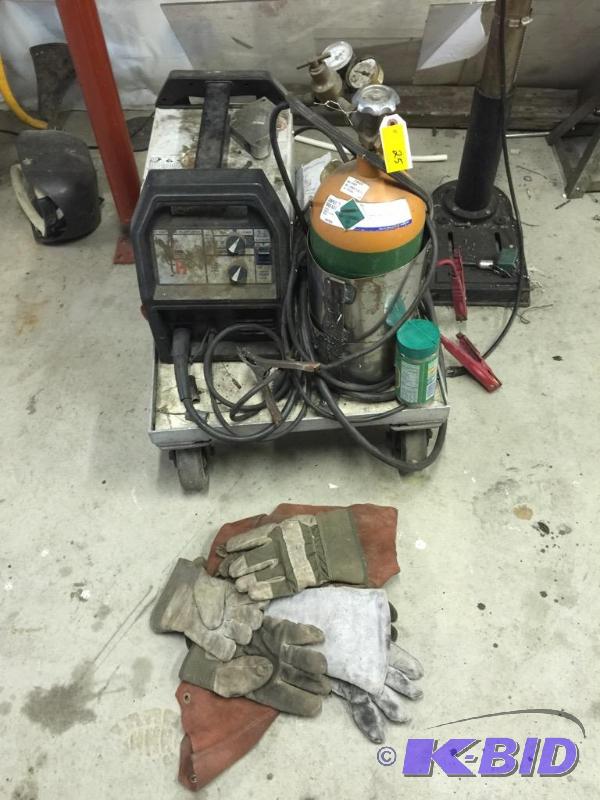 lot 25 image: Hobart Wire Feed Welder and Industrial Rolling Cart