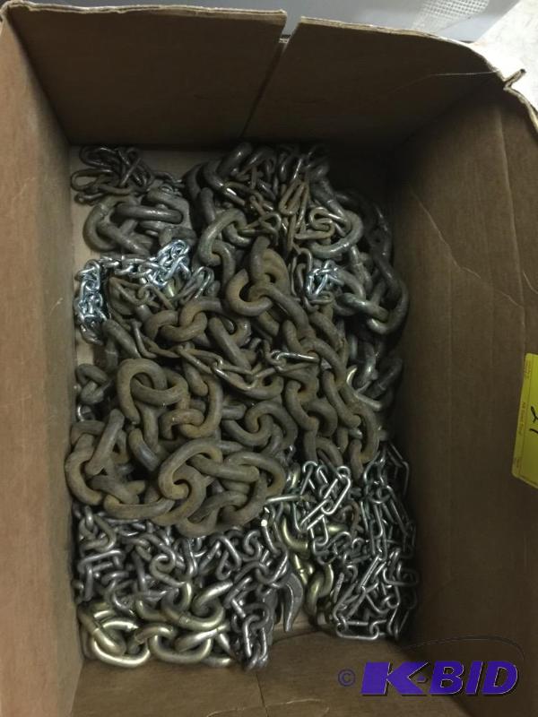 lot 27 image: Box of Various Heavy Chain Lengths and Grades