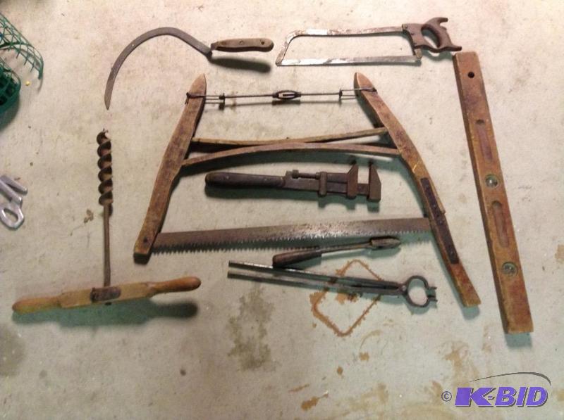 lot 45 image: Vintage  Primitive  Hand Tools