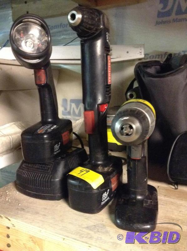 lot 49 image: Craftsman 19.2 volt Drills & Charger