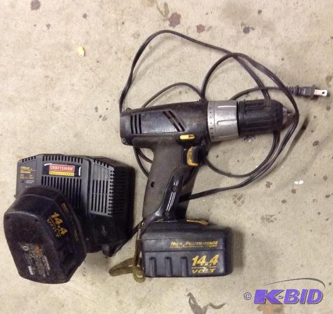 lot 50 image: Craftsman Cordless 14.4 V  Drill and Charger