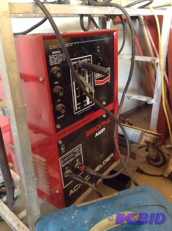 lot 6 image: Century Arc Welder
