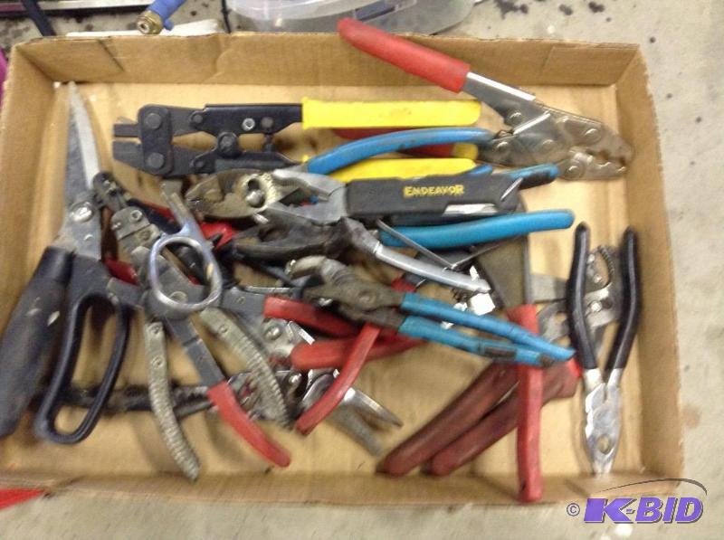 lot 68 image: More Assorted Hand Tools