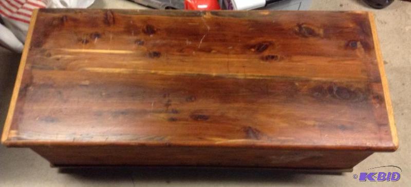 lot 86 image: Vintage Cedar Chest