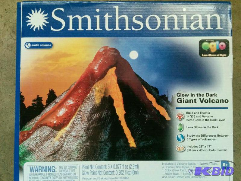 Smithsonian Volcano Kit