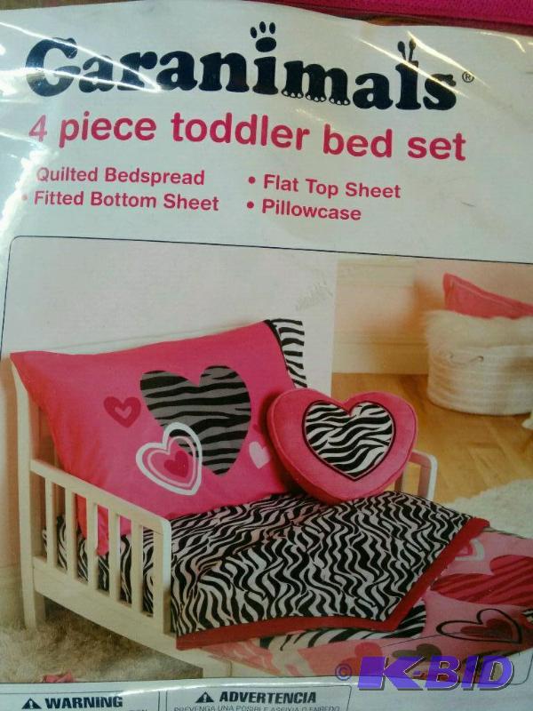 Garanimals 4 Piece Toddler Bed Set