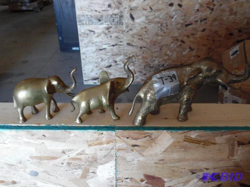set of brass elephants