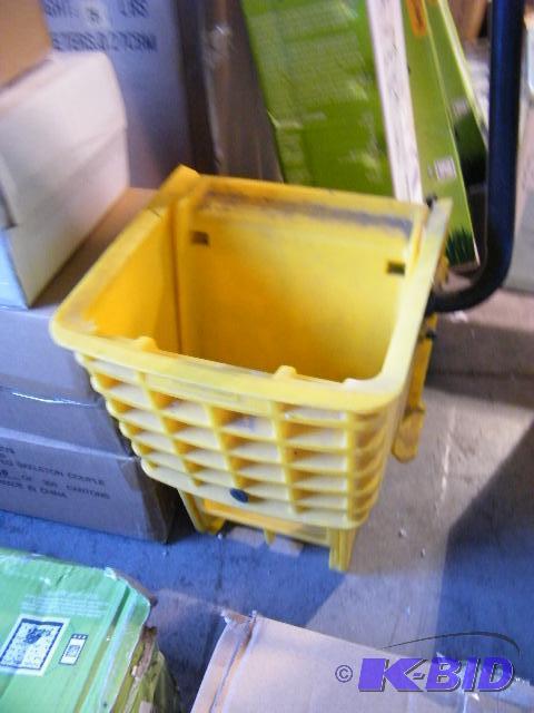 lot 45 image: Rubbermaid Mop Ringer...