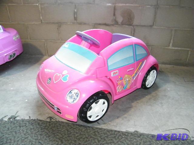 lot 86 image: Fischer Price Power Wheels Girls Barbie Volks...