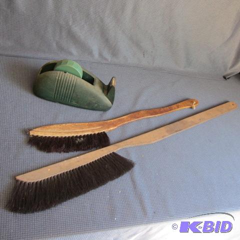 Vintage Brushes, Dispenser