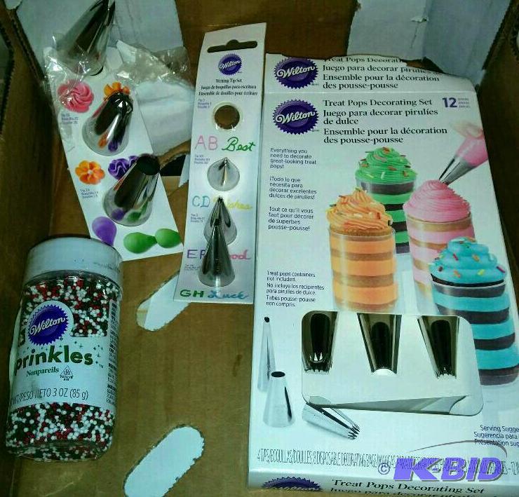 4 Cake Decorating Items