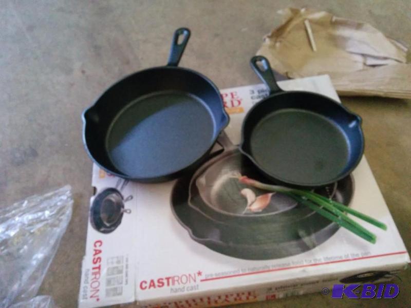 2 Cast Iron Fry Pans