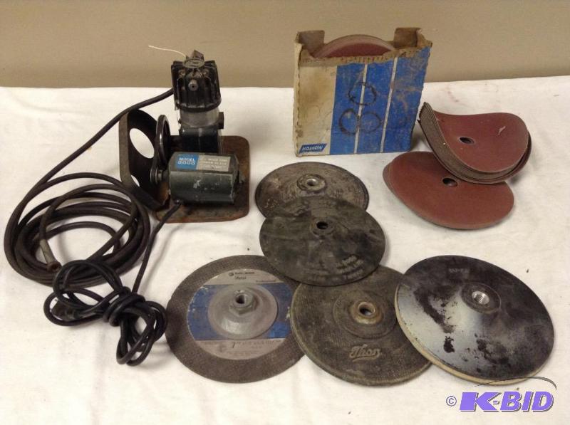 lot 109 image: J Miller Air Compressor & Sanding Grinding Disks