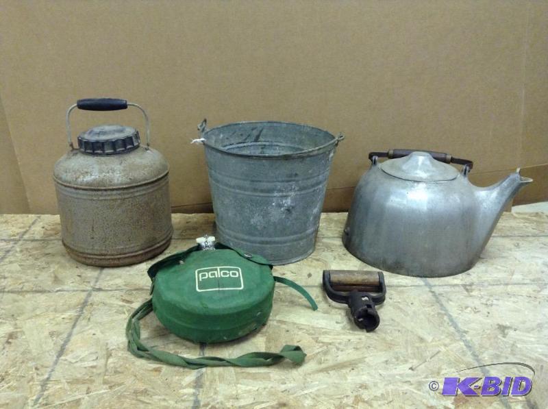 lot 115 image: Vintage Lot