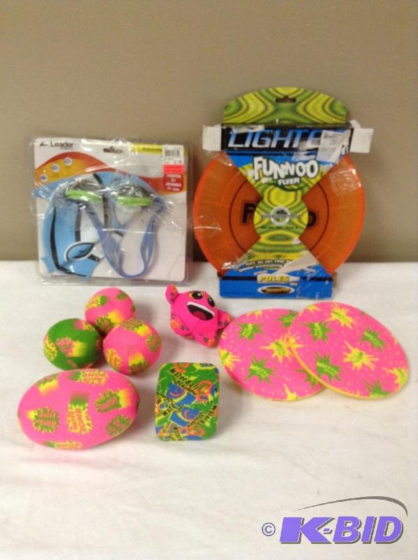 lot 119 image: Lot Water Toys