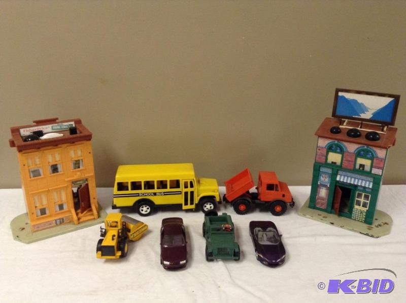 lot 127 image: Lot of Toys