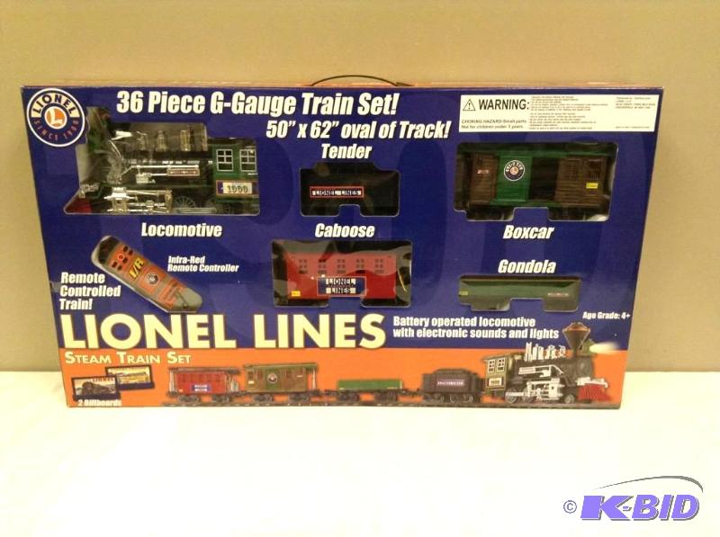lot 48 image: Lionel Lines 36 Piece G Gauge Train Set
