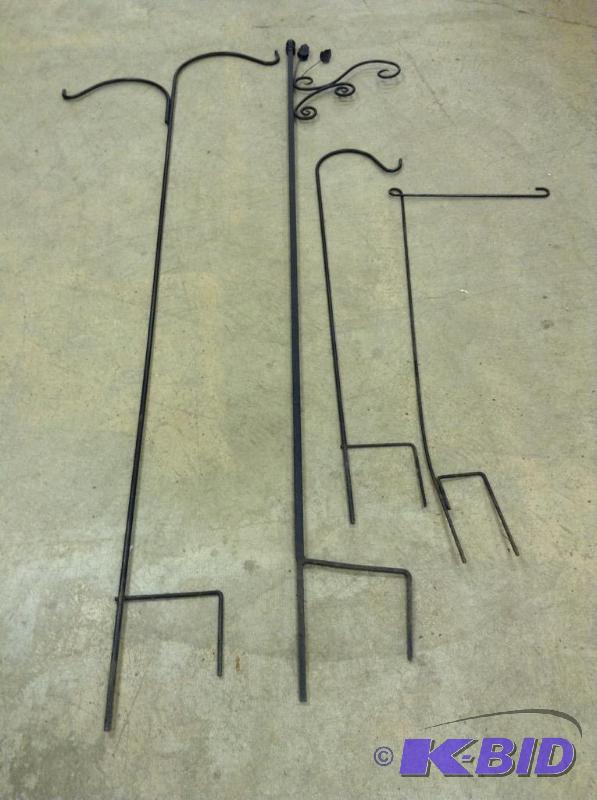 lot 60 image: 4 Shepard Garden Hooks