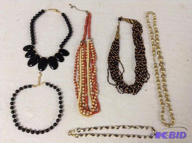 lot 75 image: Beaded Fashion Necklaces