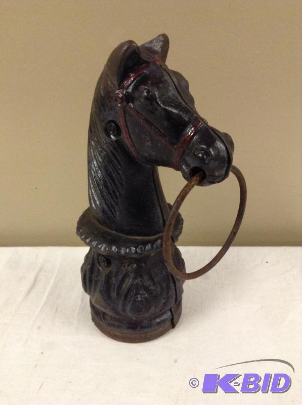 lot 94 image: Cast Iron Horse Head