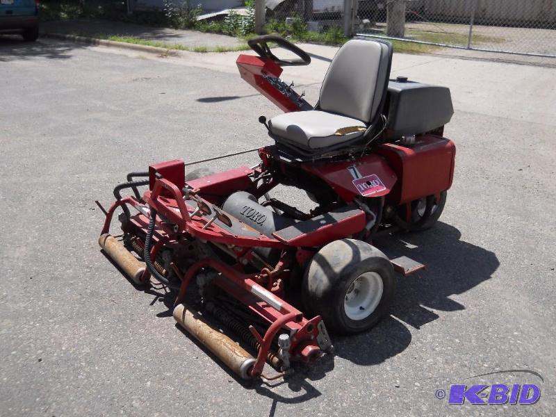 Toro Greensmaster 3000 Commercial Golf Course Lawnmower. NO RESERVE