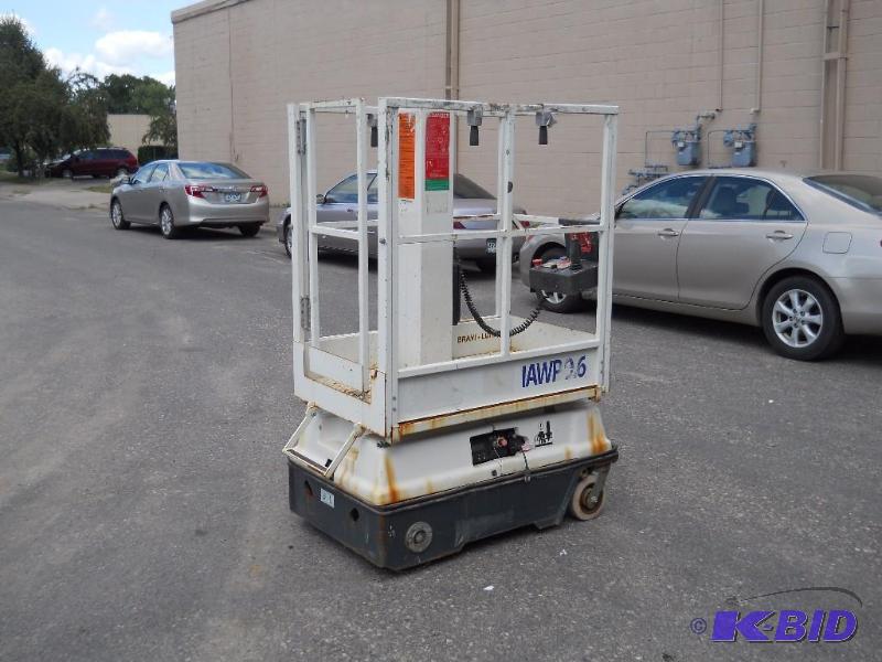 Braviisol Compact Scissorlift. Starts, Runs, Lifts and Drives.