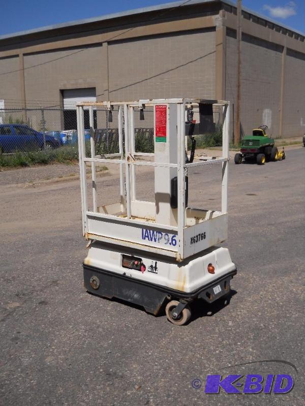 Braviisol Compact Scissorlift. Starts, Runs, Lifts and Drives.