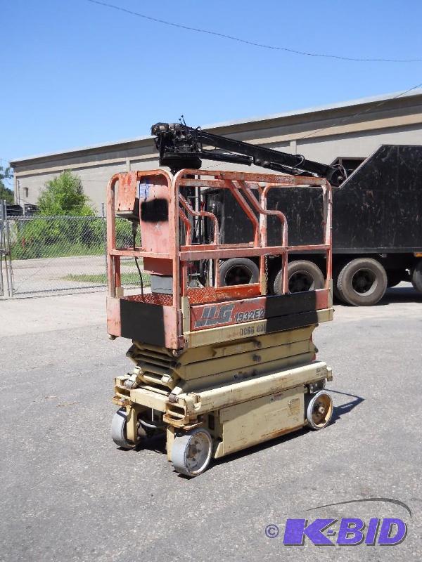 JLG 1932-E2 Scissorlift. 650 Hours. No Reserve