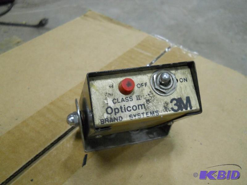 lot 13 image: 3M Class II Opticom Controller