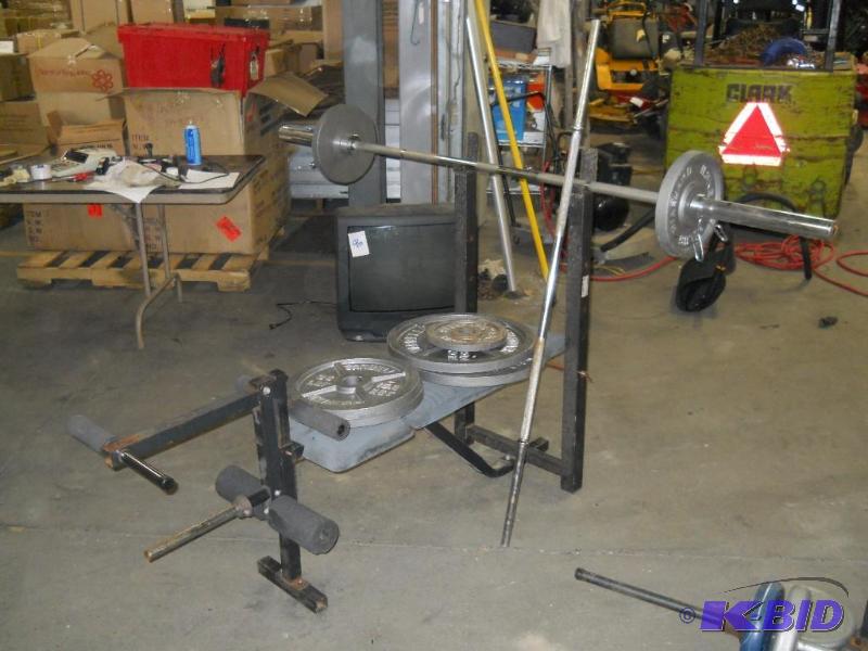lot 26 image: Weight Bench and Barbell.